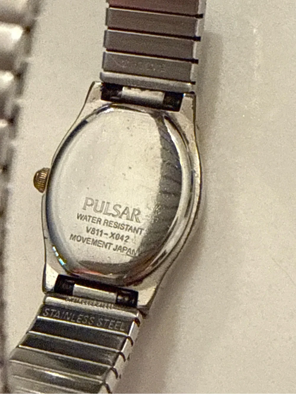 Ladies Pulsar Two Tone Silver & Gold Stretch Band V811-X042 Needs Battery